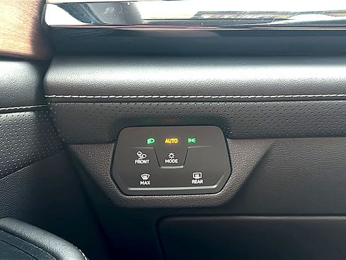 Used 2026 Volkswagen Atlas SE AWD/4WD image 36
