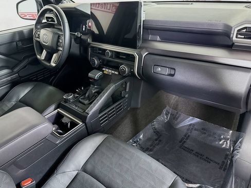 Used 2025 Toyota 4Runner TRD Off-Road Premium AWD/4WD image 35