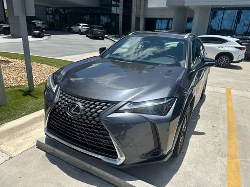 Used 2025 Lexus UX 300h FWD w/ Accessory Package (Z2) image 4