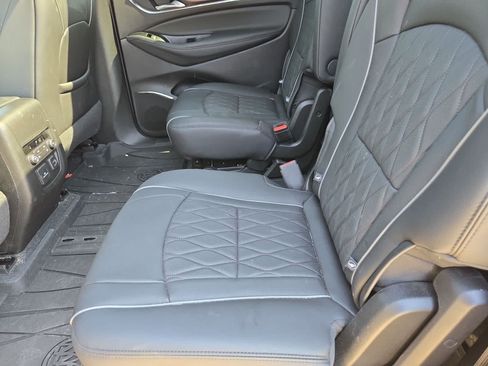 Used 2023 Buick Enclave Avenir w/ Avenir Technology Package AWD/4WD image 18