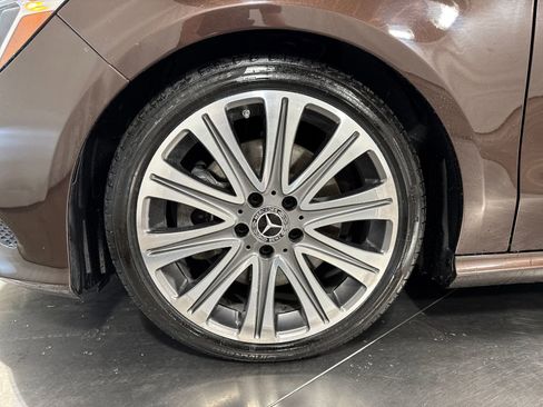 Used 2018 Mercedes-Benz CLA 250 4MATIC image 2