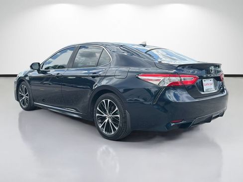 Used 2020 Toyota Camry SE w/ Convenience Package FWD image 5