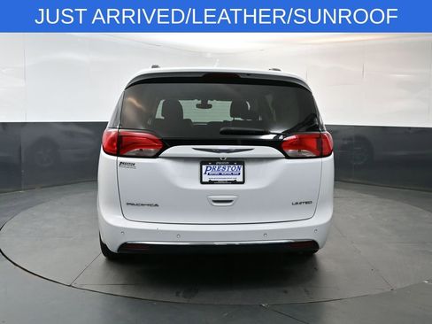 Used 2019 Chrysler Pacifica Limited FWD image 4
