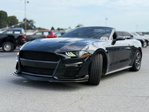 Used 2021 Ford Mustang Convertible w/ Equipment Group 101A RWD image 3