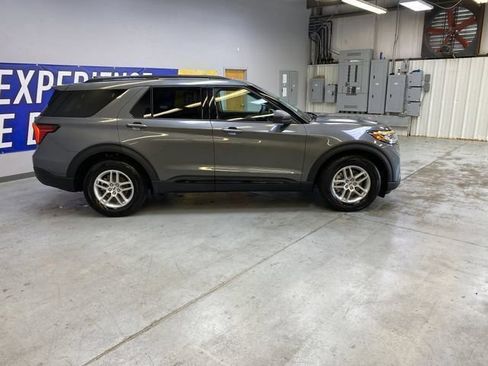 Used 2026 Ford Explorer Active RWD image 8