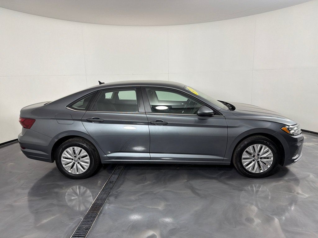 Used 2020 Volkswagen Jetta FWD image 4