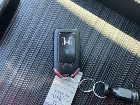 Used 2021 Honda Pilot Elite image 40