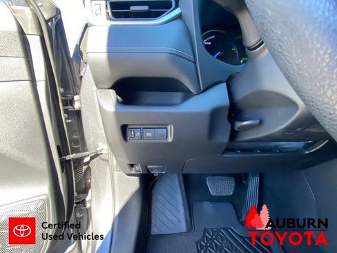 Certified 2025 Toyota RAV4 LE AWD/4WD image 32