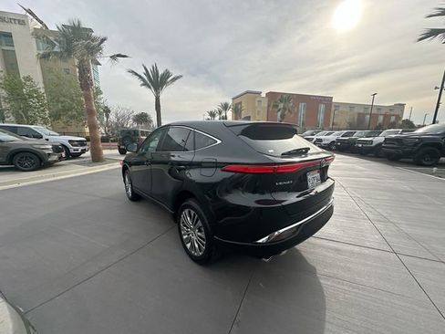 Used 2024 Toyota Venza Limited image 5