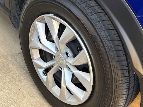 Used 2025 Honda CR-V LX image 10