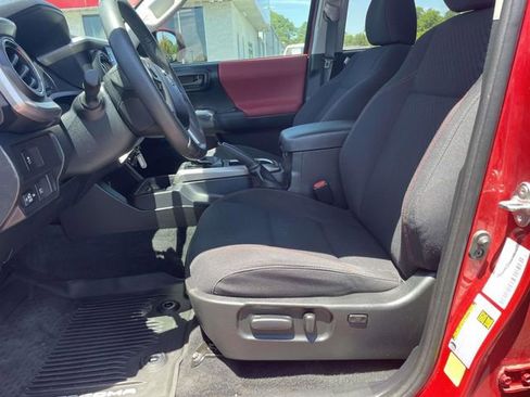 Used 2021 Toyota Tacoma SR5 RWD image 15