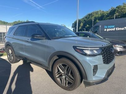 Used 2025 Ford Explorer ST-Line w/ Premium Package