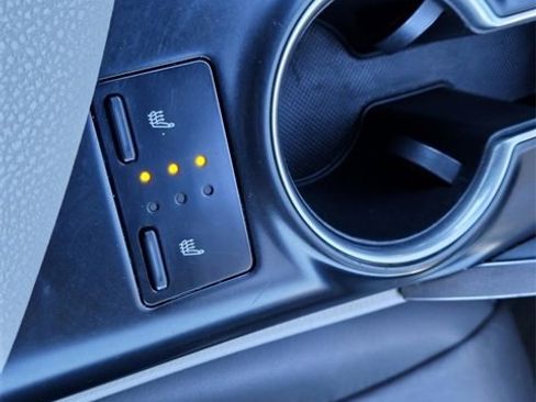 Certified 2018 Toyota Camry XLE image 18