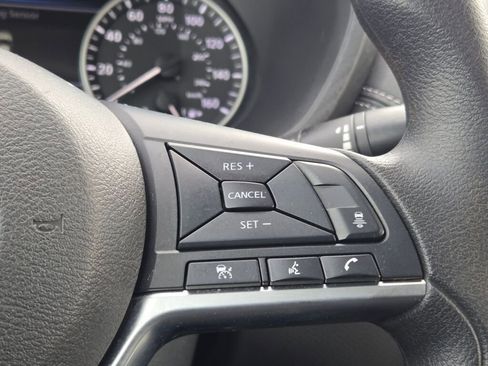 Used 2025 Nissan Sentra SV image 27