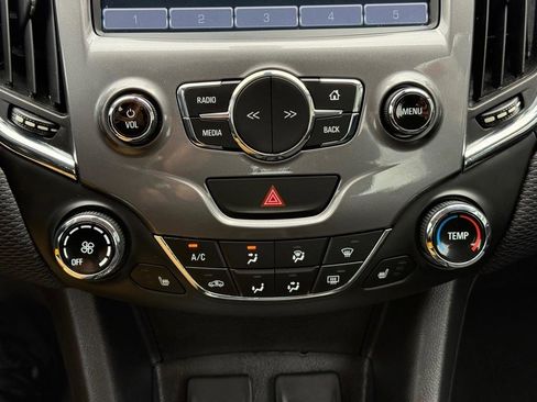 Used 2017 Chevrolet Cruze LT w/ Sun And Sound Package image 19