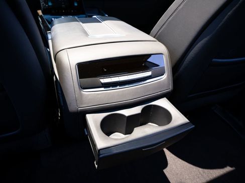 Used 2025 Cadillac Escalade ESV Sport Platinum w/ LPO, Floor Liner Package AWD/4WD image 48