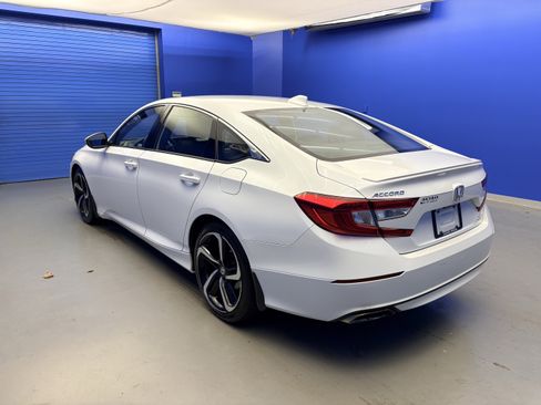 Used 2018 Honda Accord Sport image 5