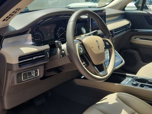 Certified 2022 Lincoln Corsair FWD image 9