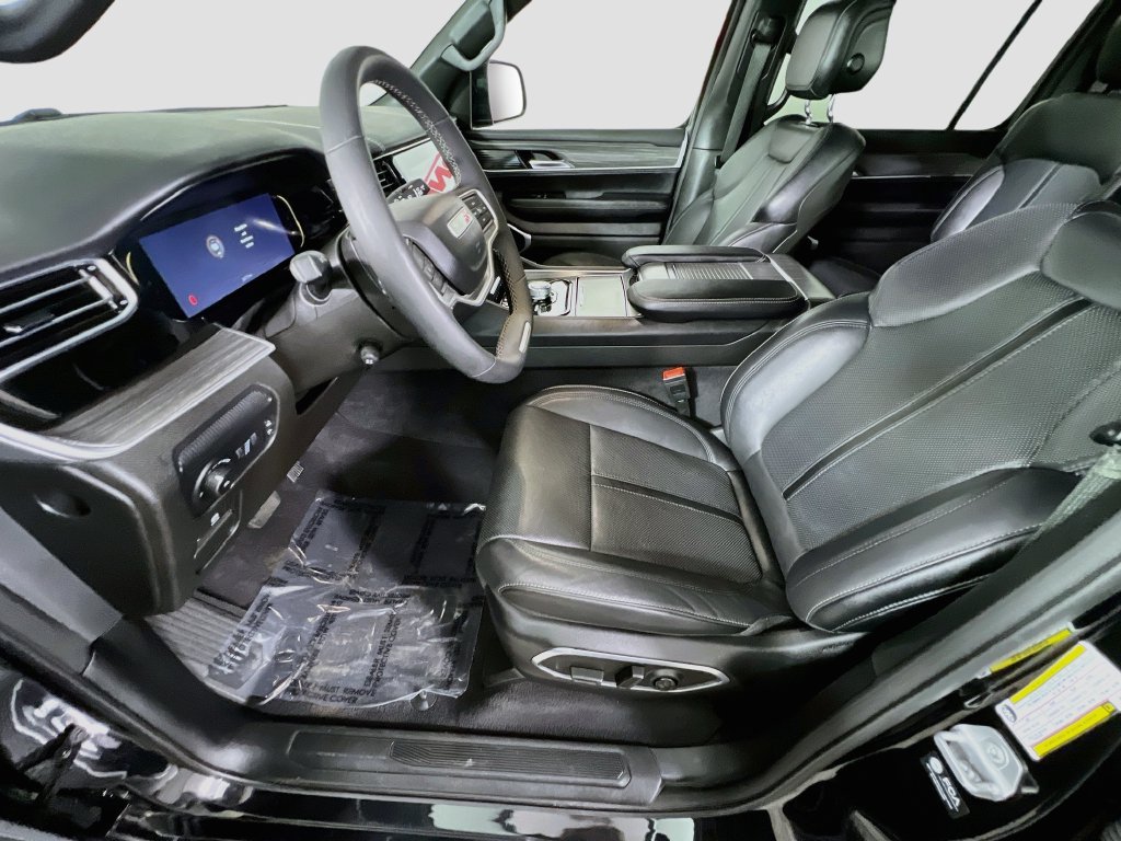 Used 2023 Jeep Wagoneer Series II AWD/4WD image 26
