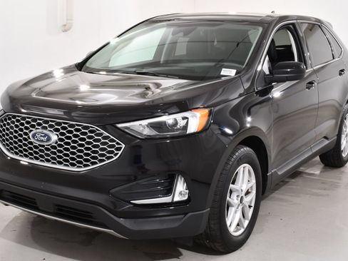 Used 2023 Ford Edge SEL w/ Convenience Package AWD/4WD image 2