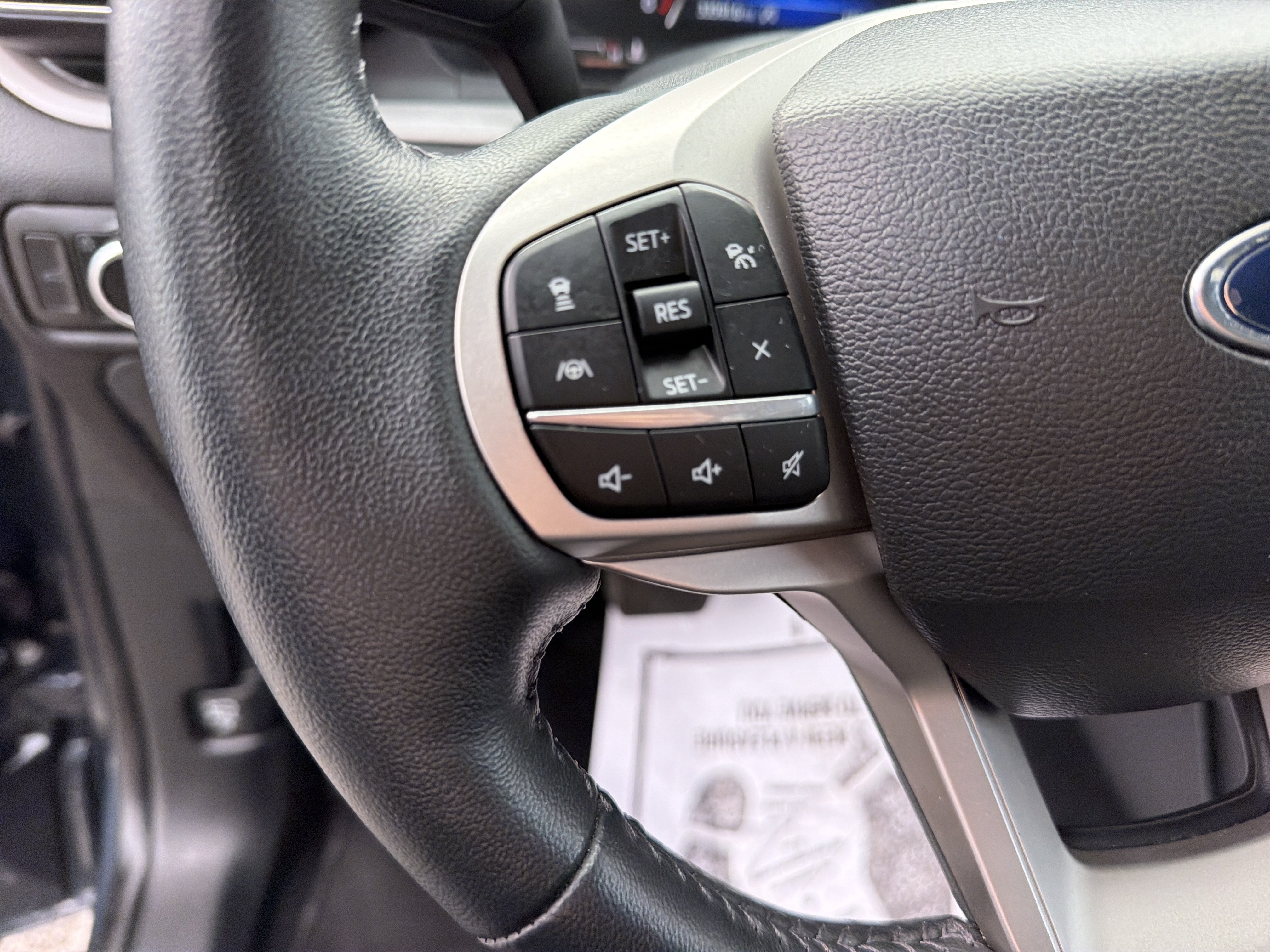 Used 2023 Ford Explorer XLT w/ Equipment Group 202A AWD/4WD image 19