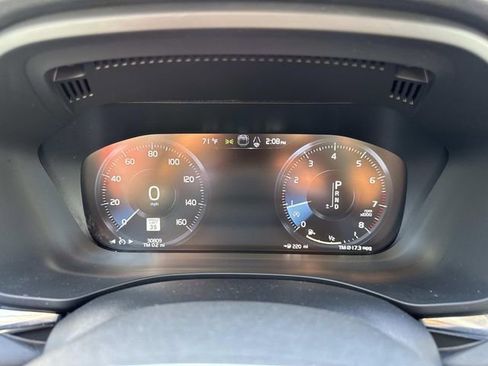 Used 2020 Volvo XC60 T5 Momentum image 21