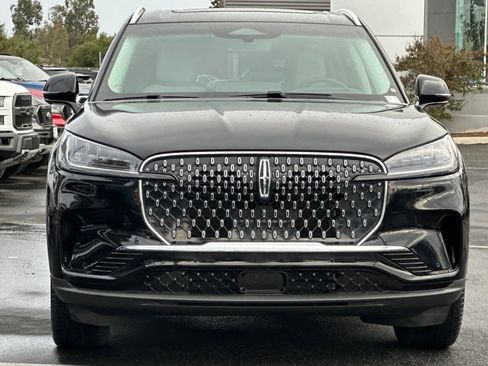 Used 2025 Lincoln Aviator Reserve image 10