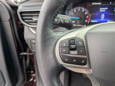 Certified 2022 Ford Explorer XLT w/ Equipment Group 202A image 18