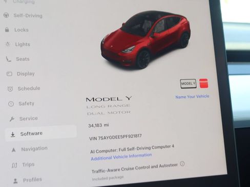 Used 2023 Tesla Model Y Long Range AWD/4WD image 24
