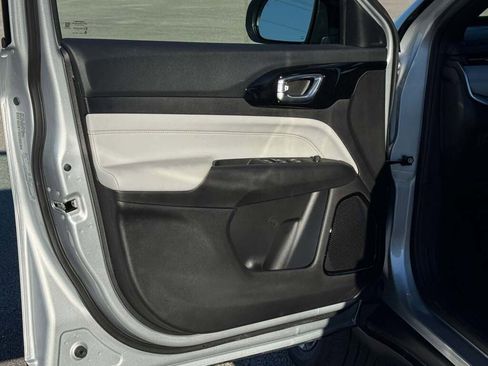 New 2026 Jeep Compass Limited image 34