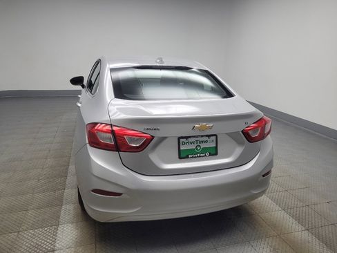 Used 2018 Chevrolet Cruze LT image 6