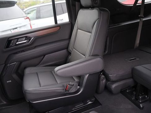 New 2026 GMC Yukon XL Denali w/ Sun & Power Step Package AWD/4WD image 14