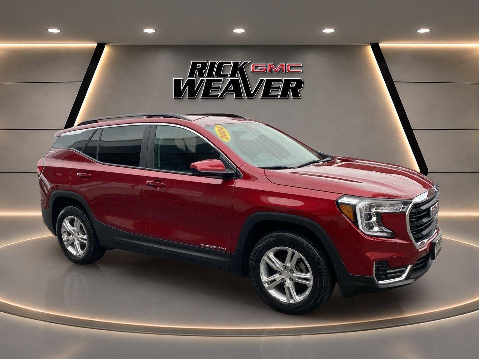 Used 2024 GMC Terrain SLE w/ Driver Convenience Package AWD/4WD image 8