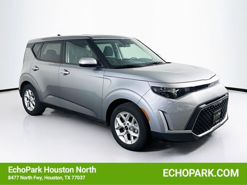 Used 2025 Kia Soul LX w/ LX Technology Package FWD image 1