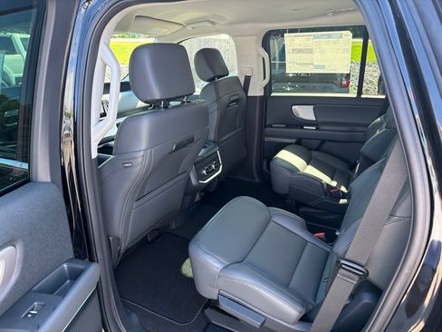 New 2026 Ford Expedition Active RWD image 11