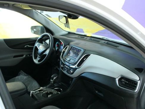 Used 2024 Chevrolet Equinox LS w/ LS Convenience Package AWD/4WD image 9
