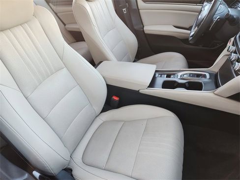 Certified 2019 Honda Accord Touring image 14