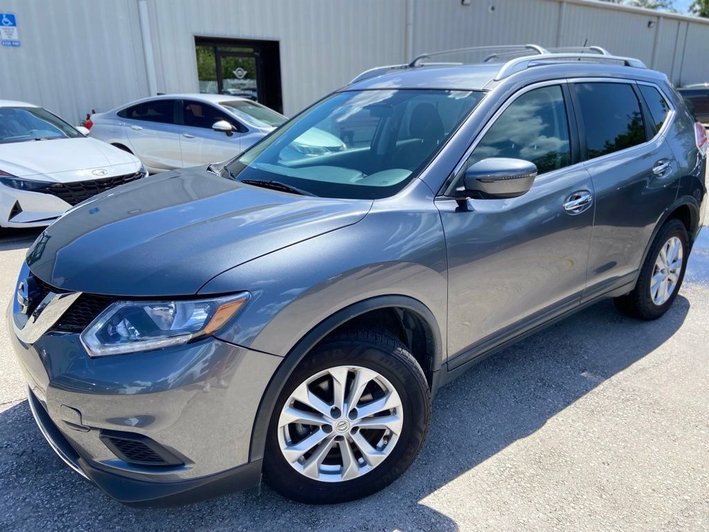 Used 2016 Nissan Rogue SV FWD image 1