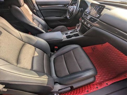 Used 2018 Honda Accord Sport image 17