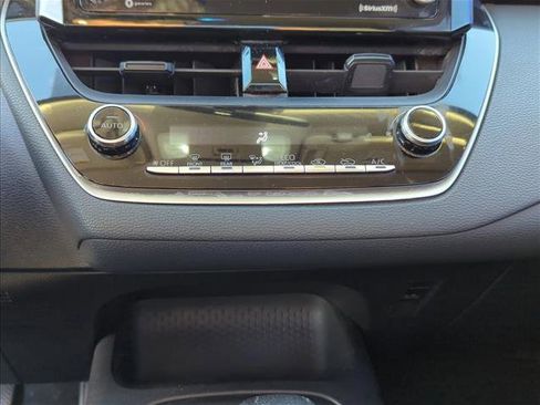 Used 2022 Toyota Corolla LE image 18