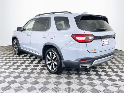 Used 2024 Honda Pilot Touring image 7