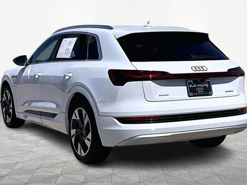 Used 2022 Audi e-tron Premium Plus w/ Premium Plus Package image 12