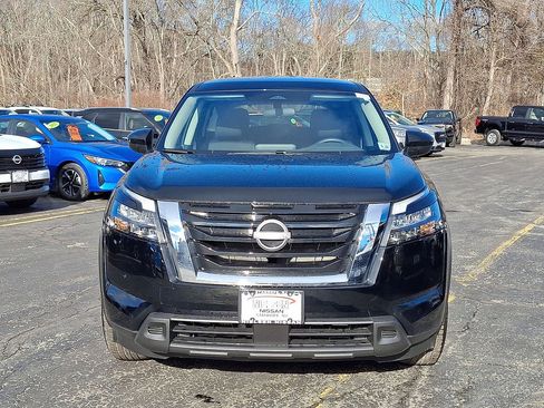 Certified 2025 Nissan Pathfinder S image 28