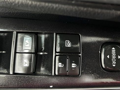 Used 2017 Toyota Camry SE image 11