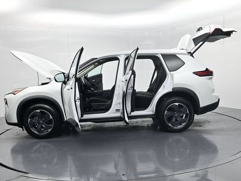 Used 2024 Nissan Rogue SV FWD image 70