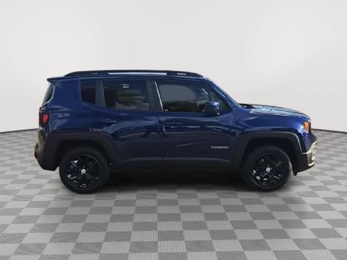 Used 2018 Jeep Renegade Latitude w/ Cold Weather Group image 9