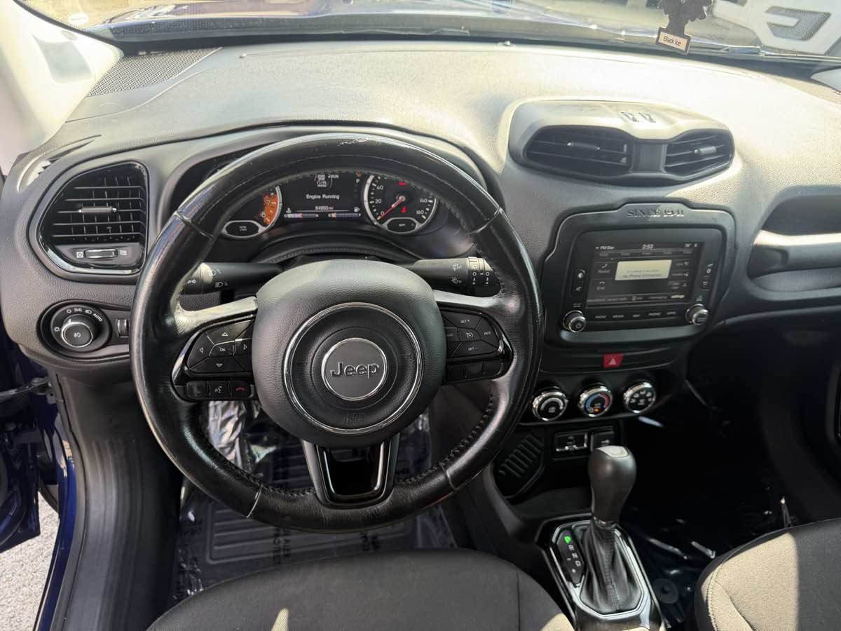 Used 2017 Jeep Renegade Altitude FWD image 10