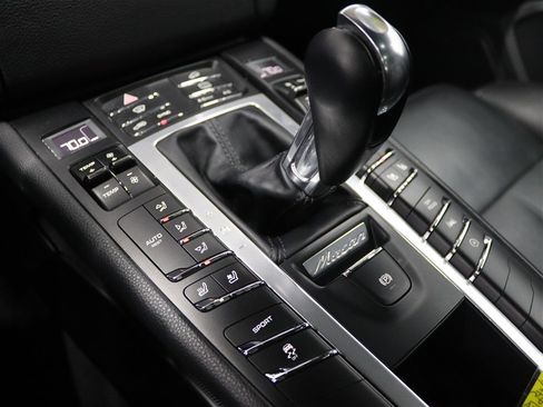 Used 2018 Porsche Macan S AWD/4WD image 18