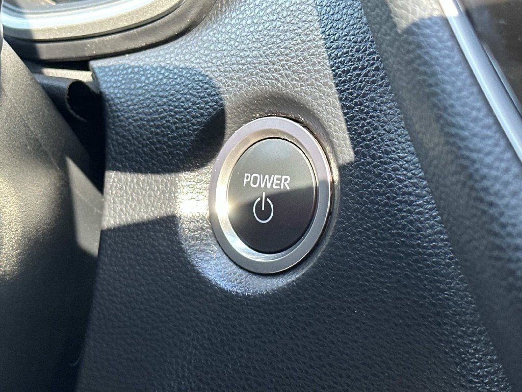 Used 2025 Toyota Corolla XLE FWD image 37