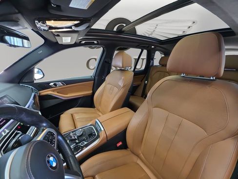 Used 2019 BMW X5 xDrive50i w/ M Sport Package AWD/4WD image 10